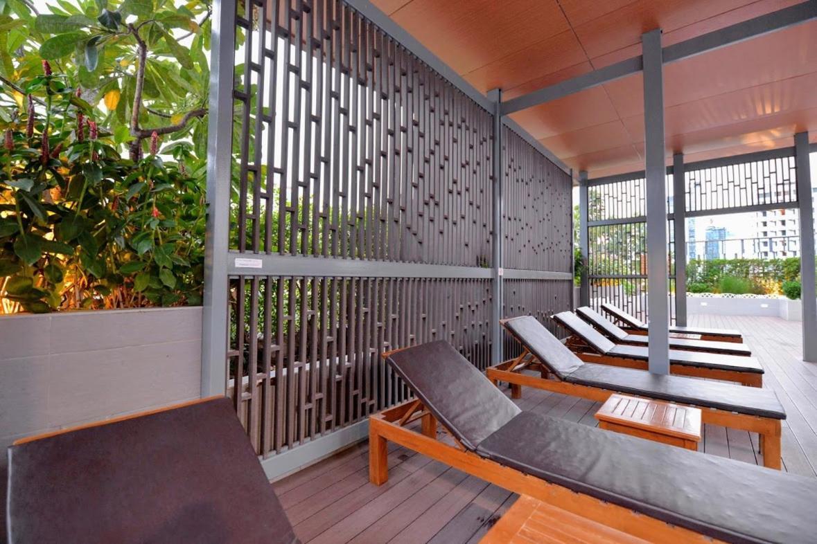 Dazzle Sukhumvit 7 By Lefoyer Apartment Bangkok Exterior photo
