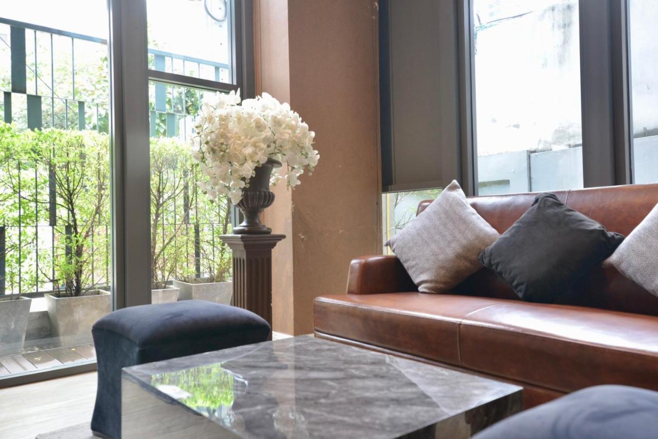 Dazzle Sukhumvit 7 By Lefoyer Apartment Bangkok Exterior photo