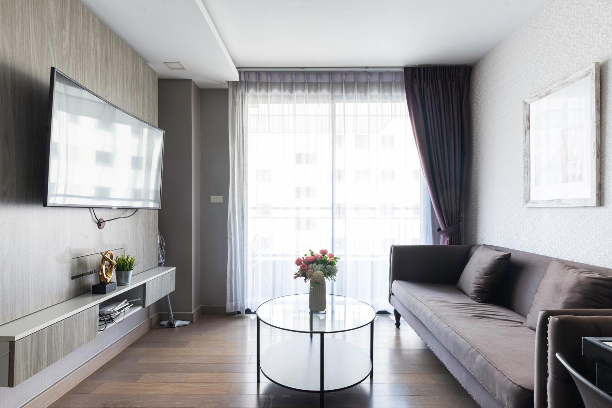 Dazzle Sukhumvit 7 By Lefoyer Apartment Bangkok Exterior photo