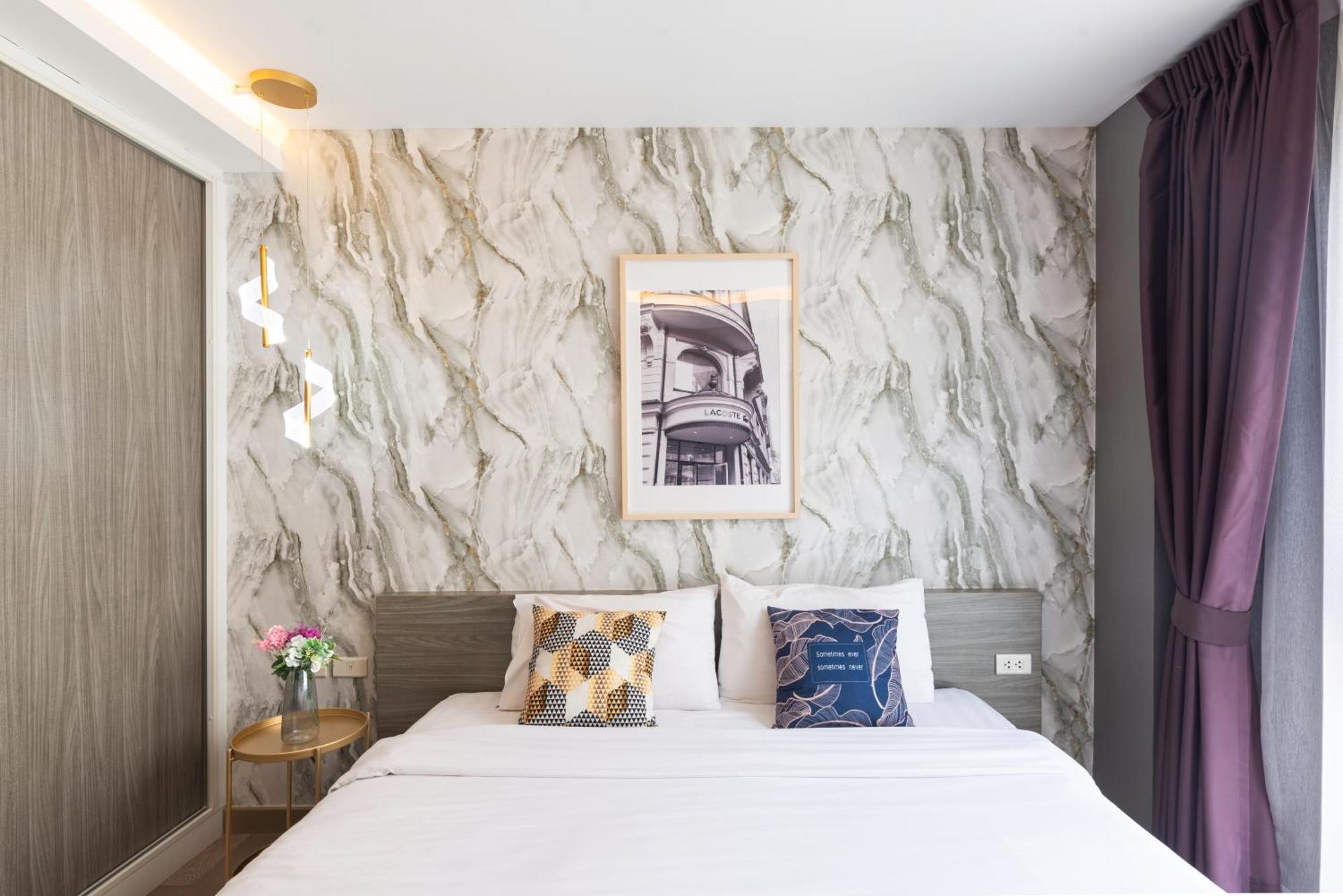 Dazzle Sukhumvit 7 By Lefoyer Apartment Bangkok Exterior photo
